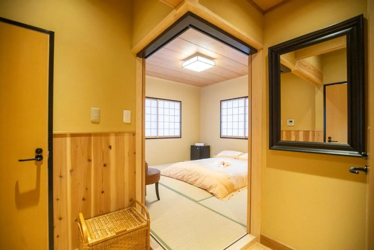 Akiko Fukuya Town Villa Osaka