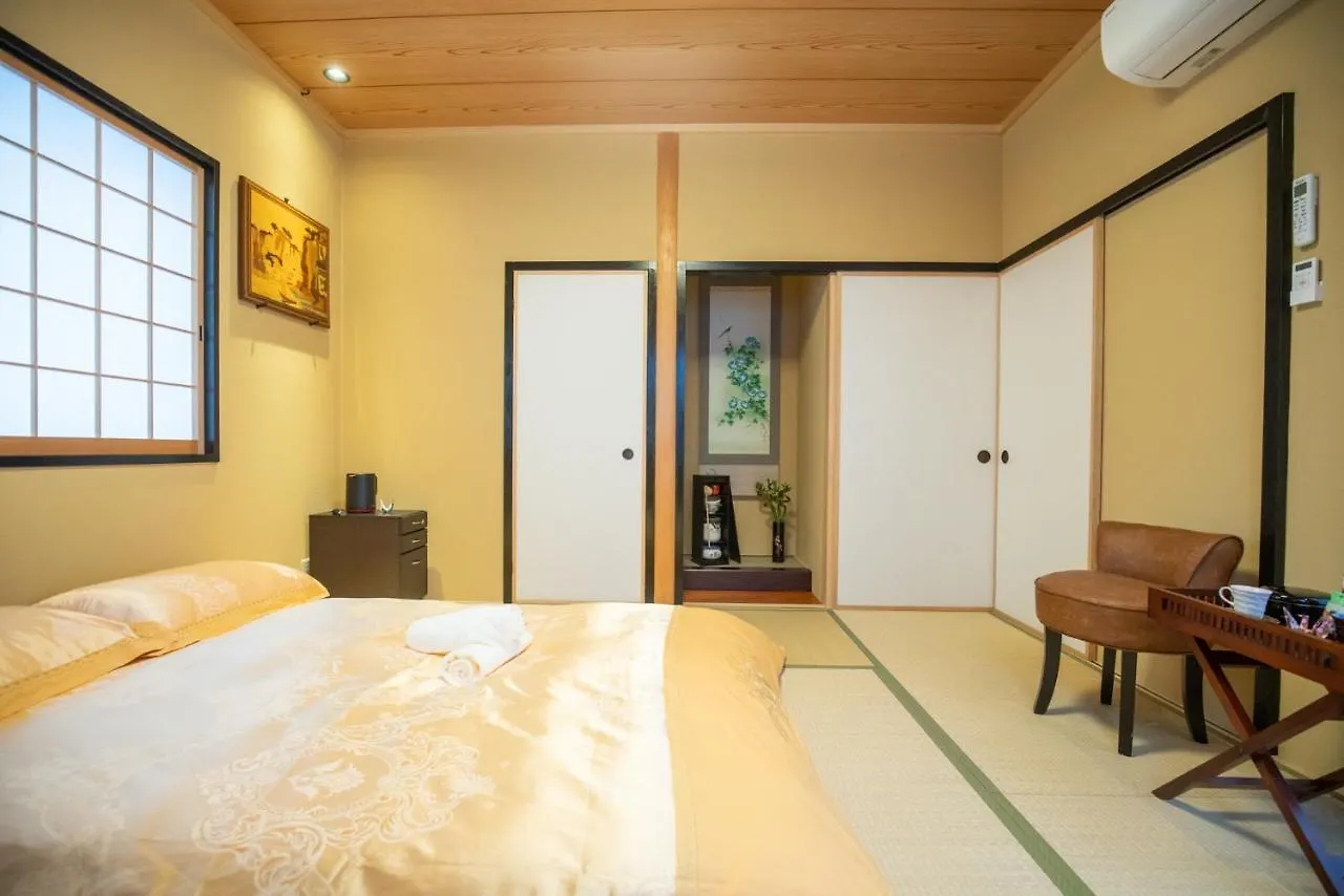 Akiko Fukuya Town Villa Osaka
